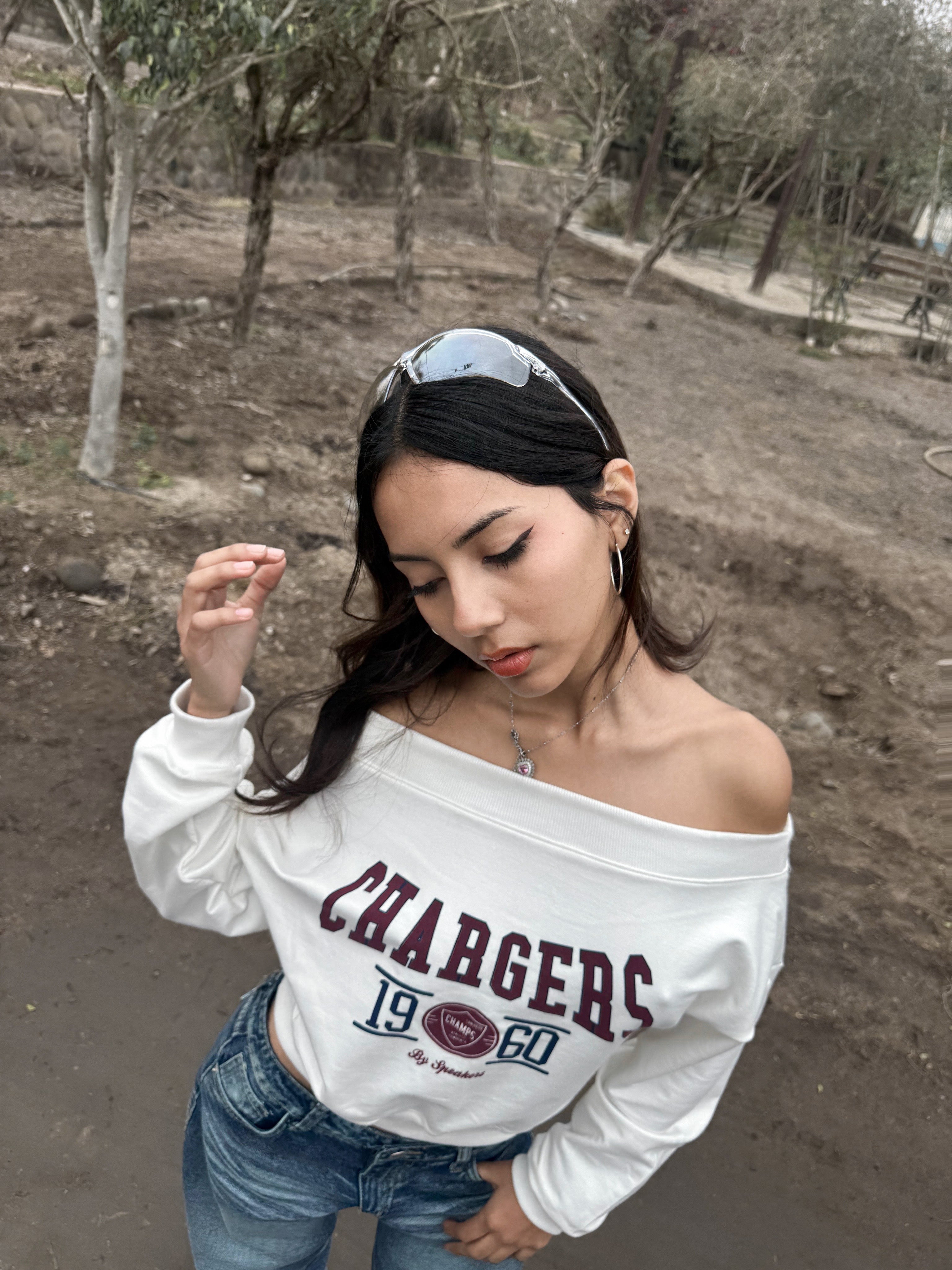 Offshoulder CHARGER